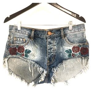 One x One Teaspoon Embroidered Rollers